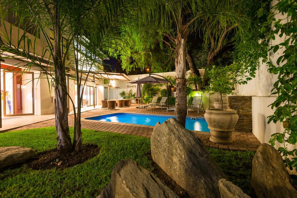 Montebello Guesthouse Виндхук Экстерьер фото