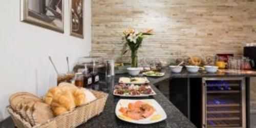 Montebello Guesthouse Виндхук Экстерьер фото
